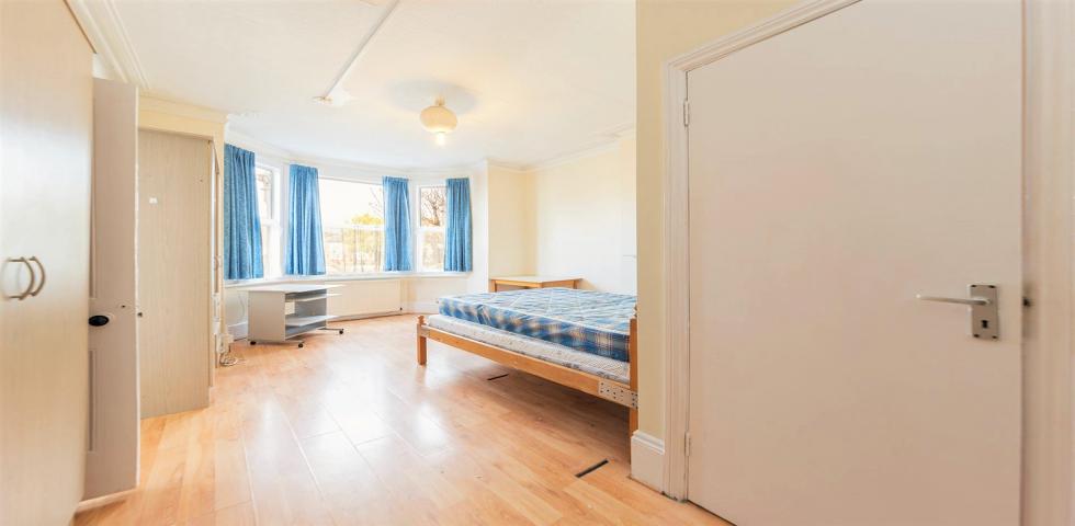 			Studio Apartment, 1 bath, 1 reception Apartment			 Dean Road, WEST HAMPSTEAD